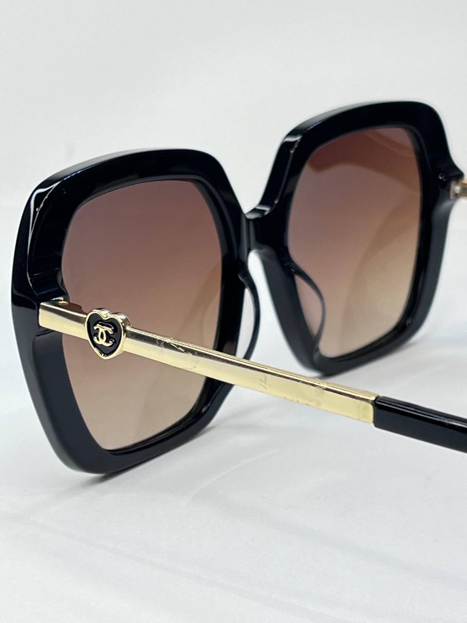 عینک آفتابی زنانه برند Chanel