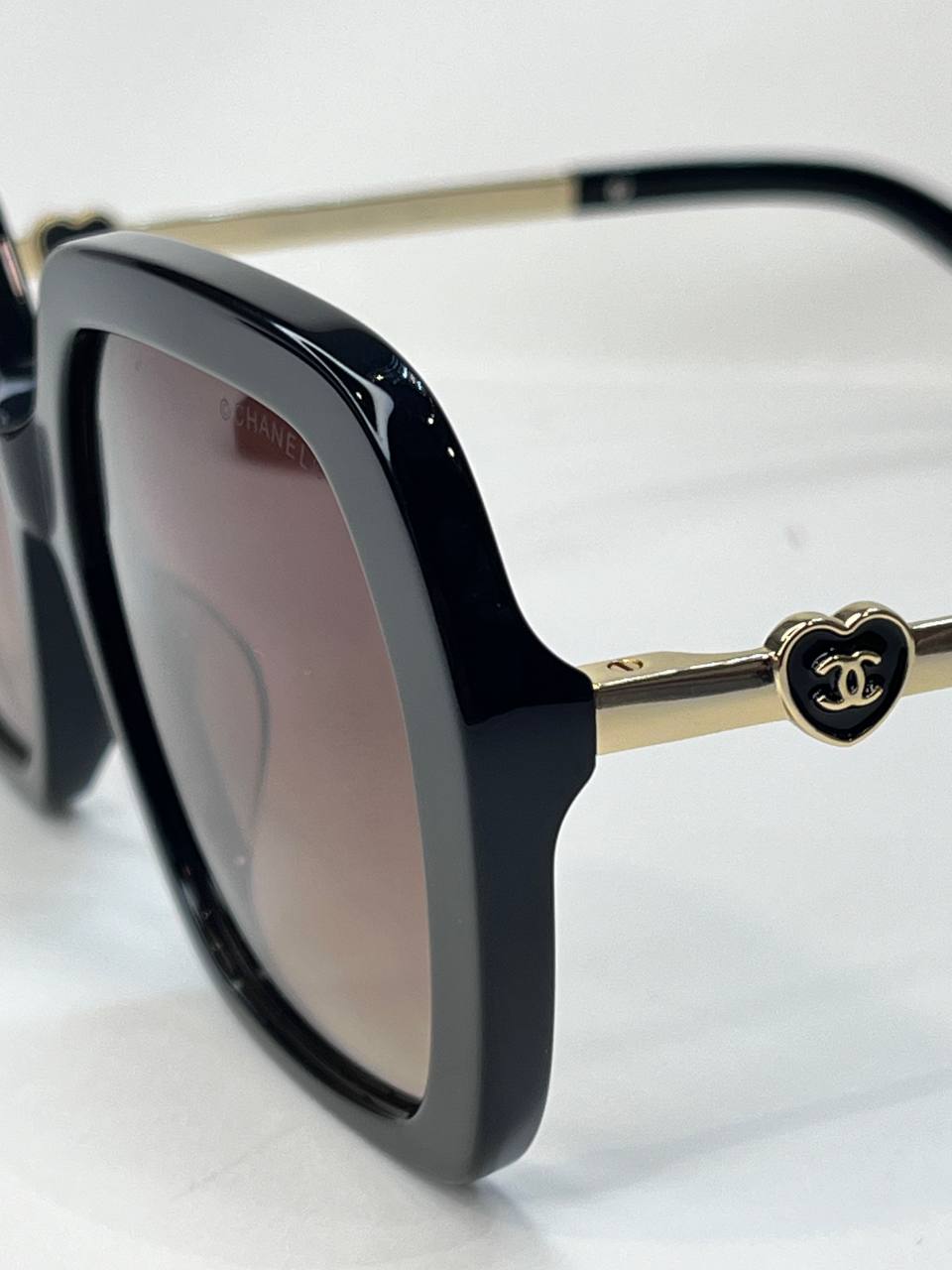 عینک آفتابی زنانه برند Chanel